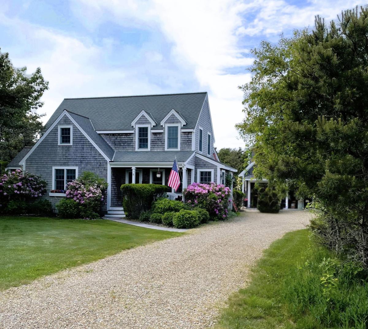 8 Seikinnow Place, Nantucket — photo 1