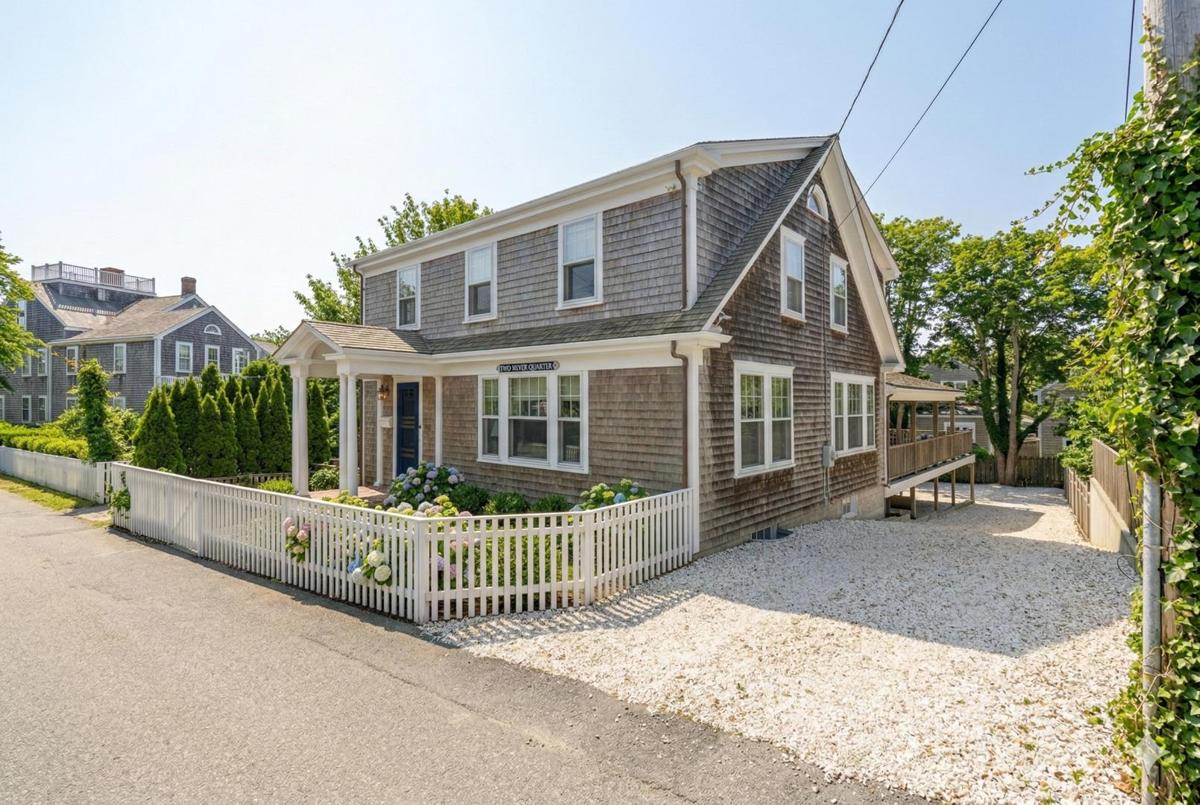 2 Silver Street, Nantucket — photo 2
