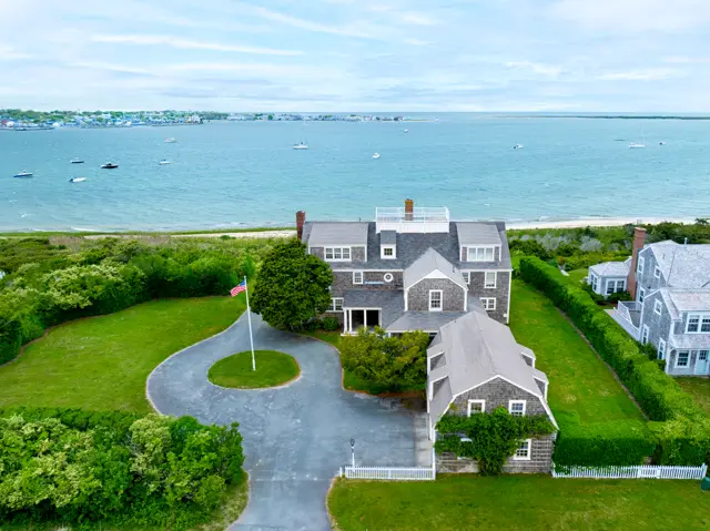 52 Monomoy Road photo