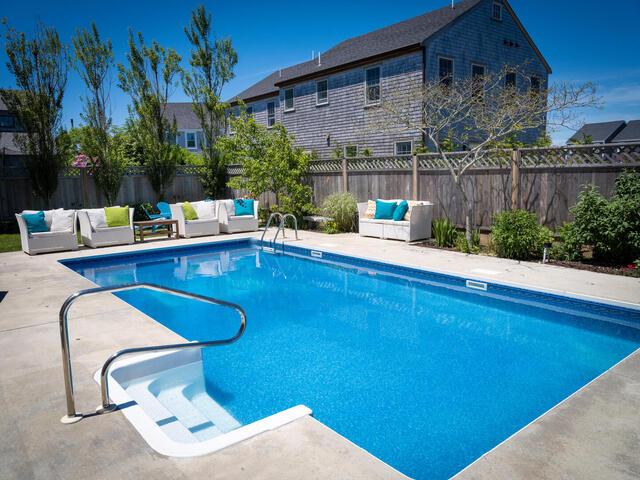 33 Bartlett Road, Nantucket
