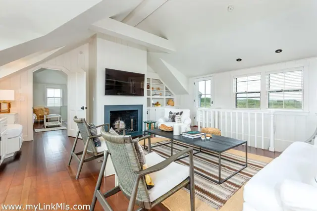 105 Low Beach Road photo