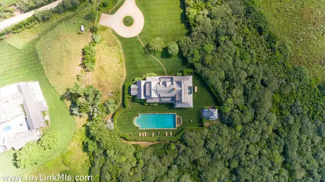 105 Low Beach Road photo