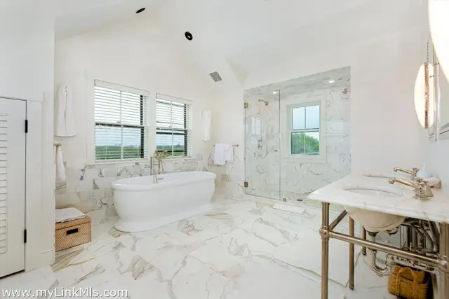 105 Low Beach Road photo