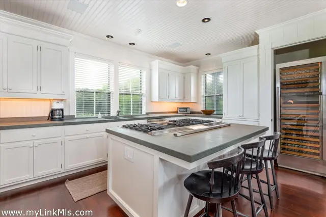 105 Low Beach Road photo