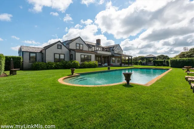 105 Low Beach Road photo