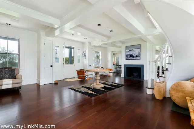 105 Low Beach Road photo