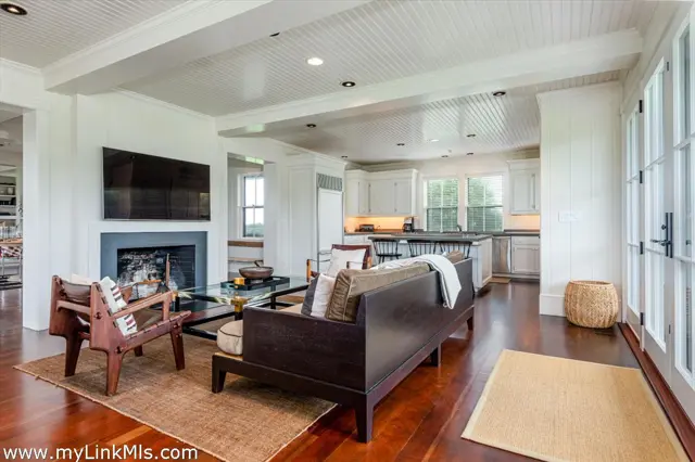 105 Low Beach Road photo