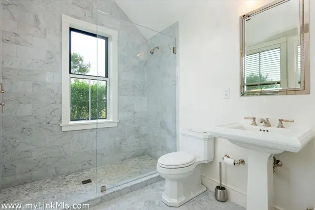 105 Low Beach Road photo