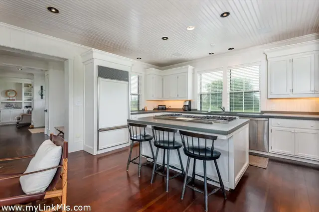 105 Low Beach Road photo