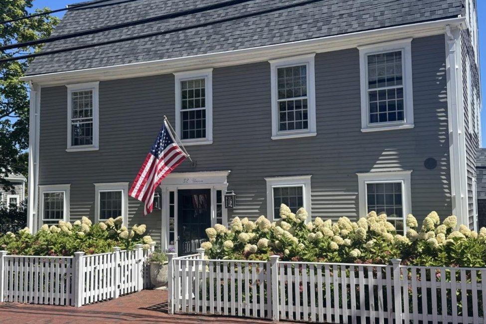 32 Union Street, Nantucket — photo 1