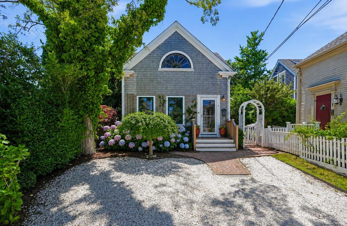 3 Cottage Court, Nantucket — photo 2