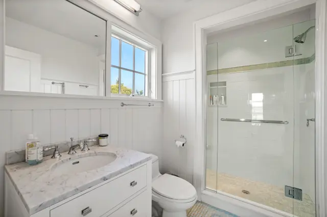 2 Marion Avenue photo