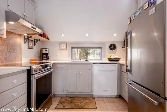 7 Oak Hollow Lane photo