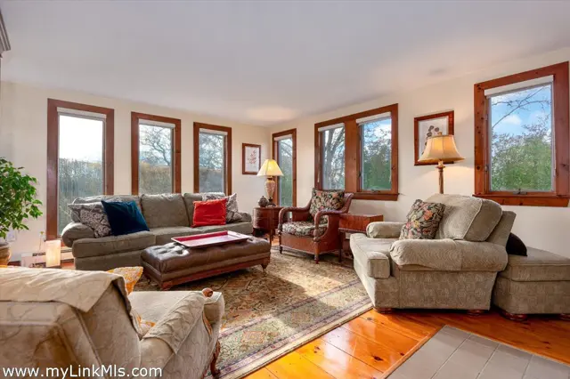 7 Oak Hollow Lane photo