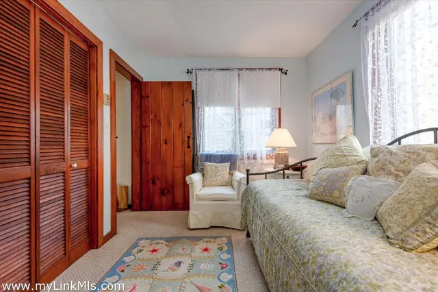 7 Oak Hollow Lane photo