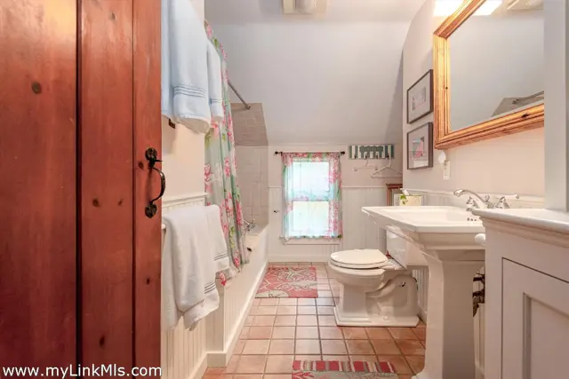 7 Oak Hollow Lane photo