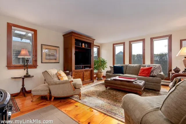 7 Oak Hollow Lane photo