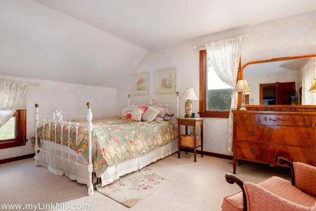 7 Oak Hollow Lane photo