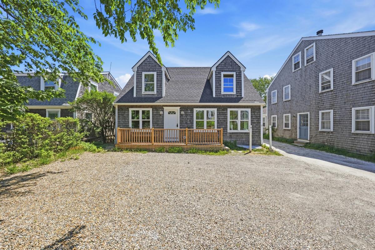 14 Essex Road, Nantucket — photo 2