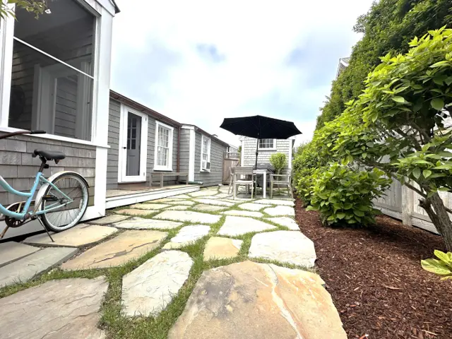 1 East Lincoln Avenue photo