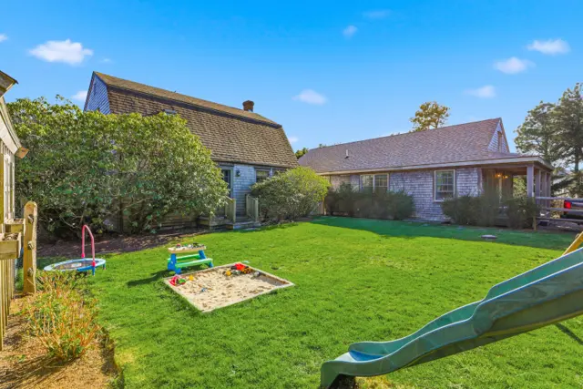 18 Pine Tree Road photo