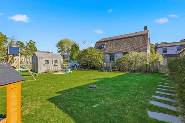 18 Pine Tree Road photo