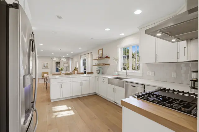 18 Pine Tree Road photo