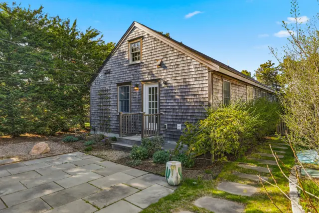 18 Pine Tree Road photo