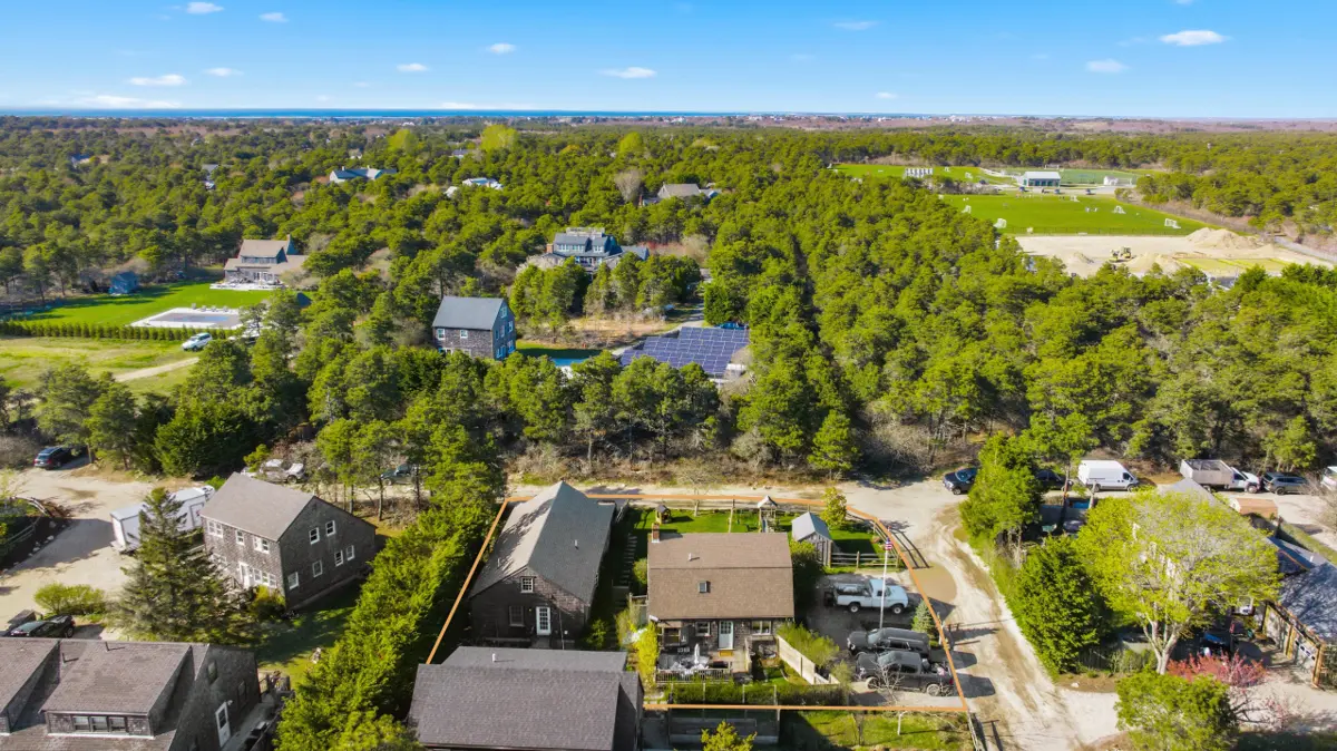 18 Pine Tree Road, Nantucket