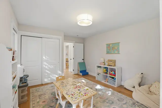 18 Pine Tree Road photo