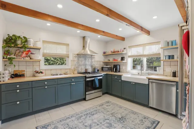 18 Pine Tree Road photo