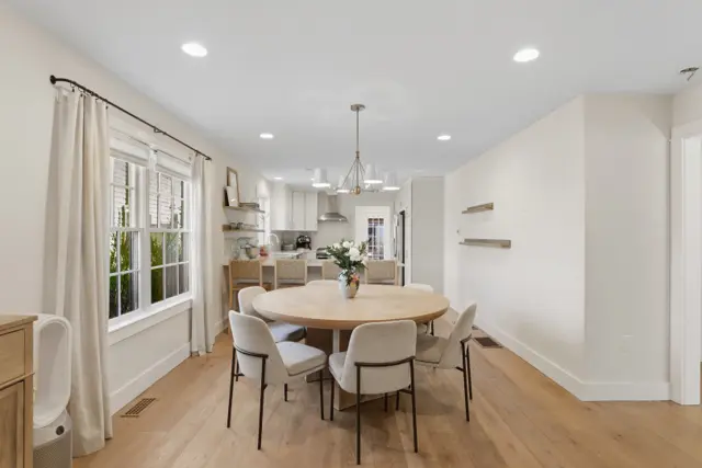 18 Pine Tree Road photo