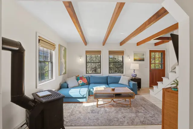 18 Pine Tree Road photo