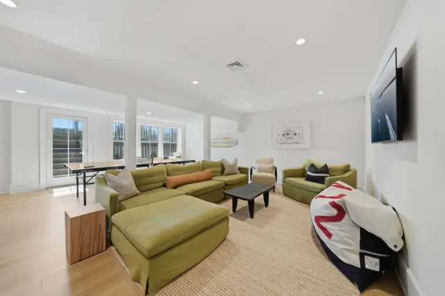 8 Sheep Pond Road photo