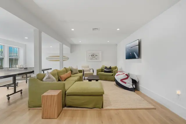 8 Sheep Pond Road photo