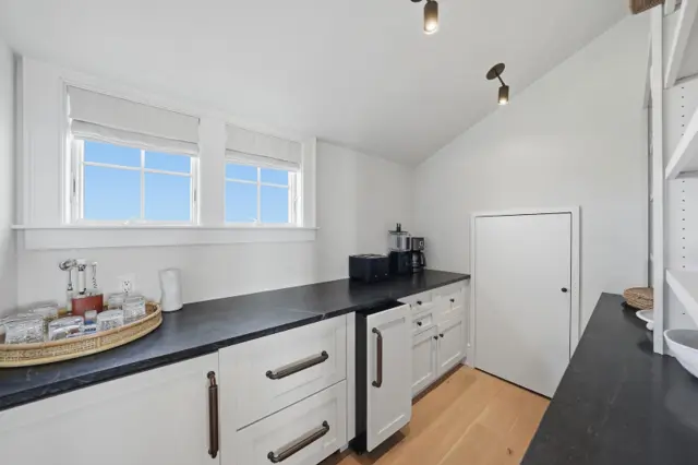 8 Sheep Pond Road photo