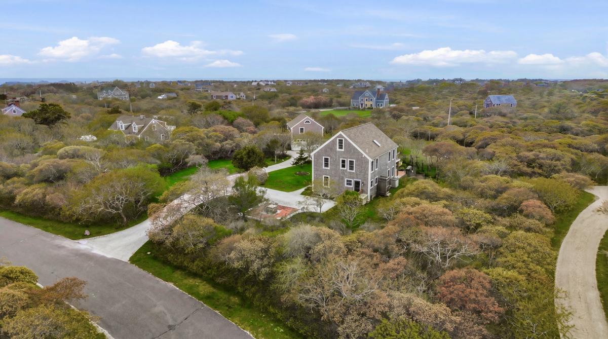 4 Flintlock Road, Nantucket — photo 1