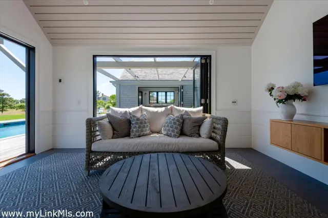 36 Warrens Landing Road photo
