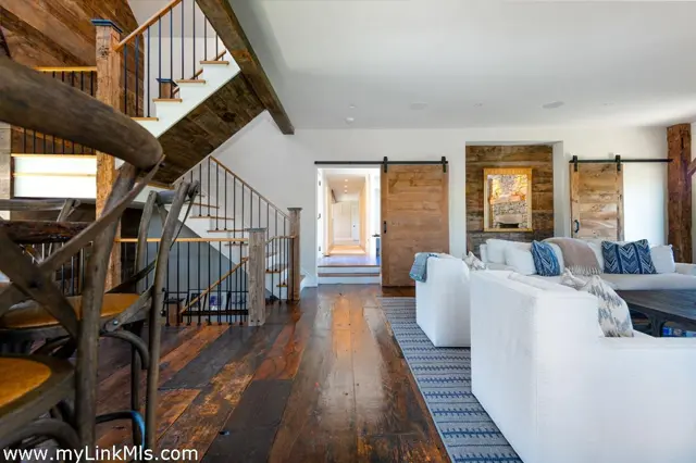 36 Warrens Landing Road photo