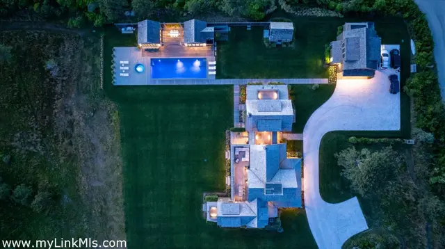 36 Warrens Landing Road photo
