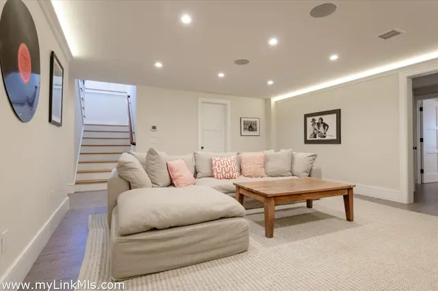 36 Warrens Landing Road photo