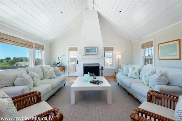 36 Warrens Landing Road photo