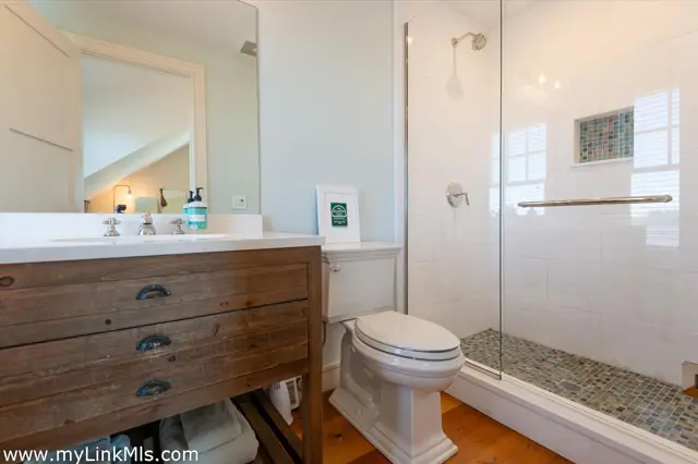 36 Warrens Landing Road photo