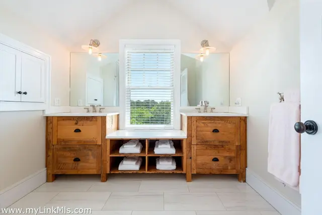 36 Warrens Landing Road photo