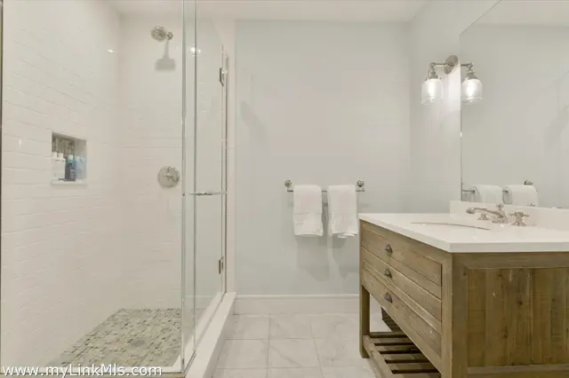36 Warrens Landing Road photo