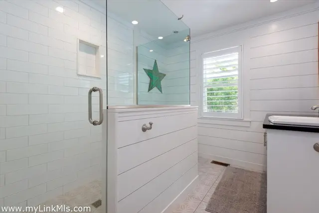 26 Pequot Street photo
