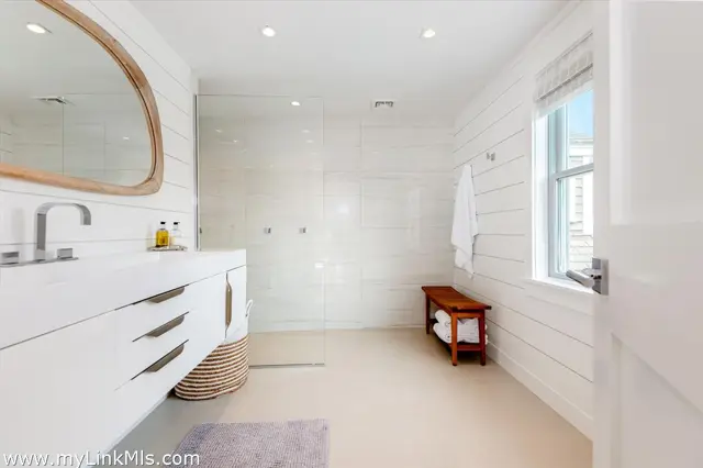 26 Pequot Street photo