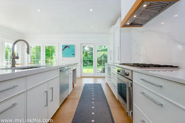26 Pequot Street photo
