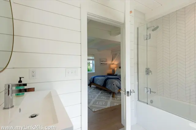 26 Pequot Street photo