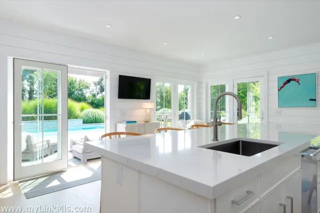26 Pequot Street photo
